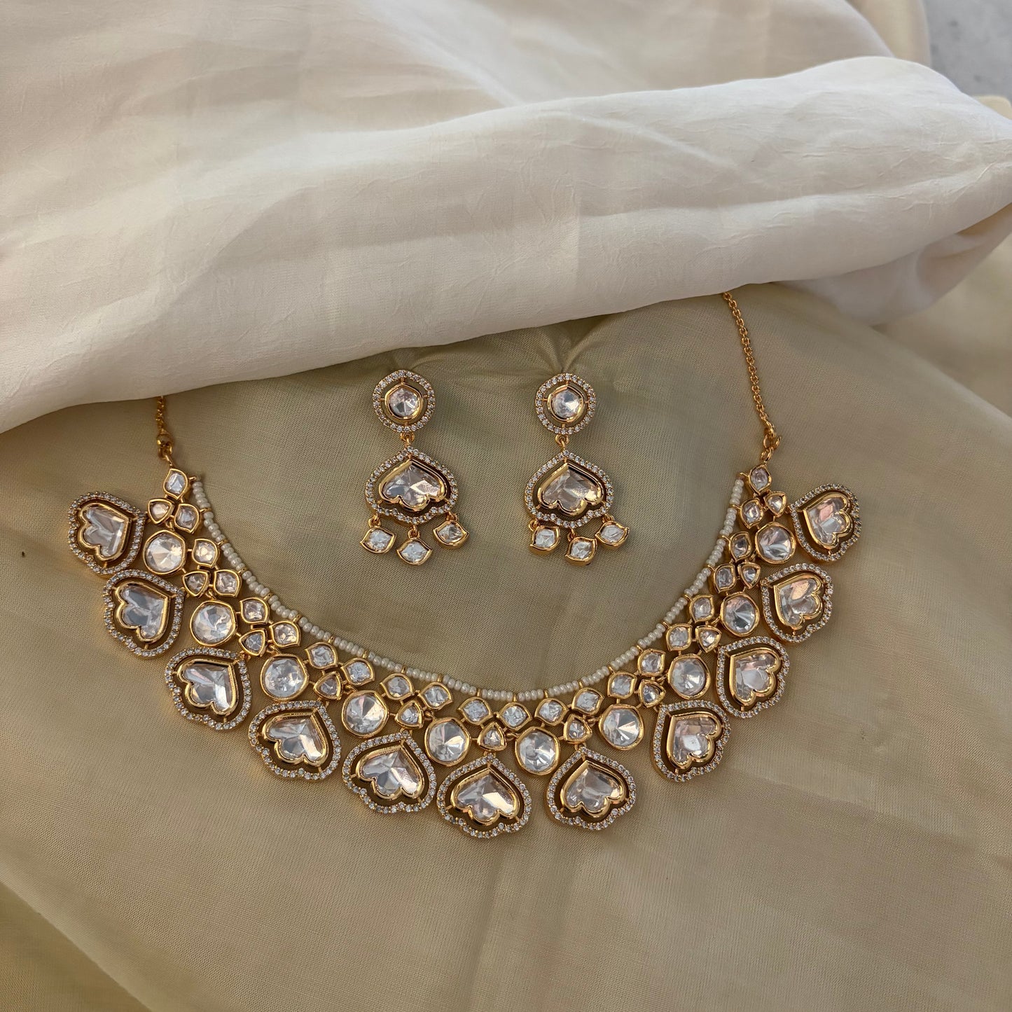 Saavi Necklace Set