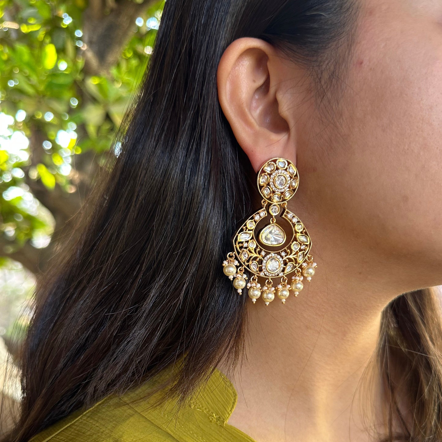 Zar-e-Noor Chandbali Earrings