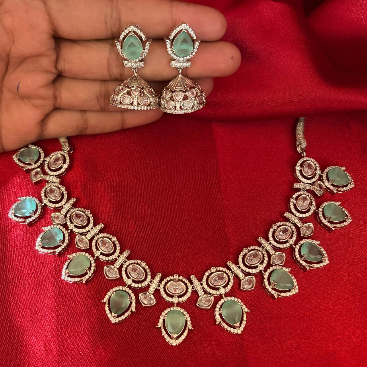 Royal Dew Necklace Set
