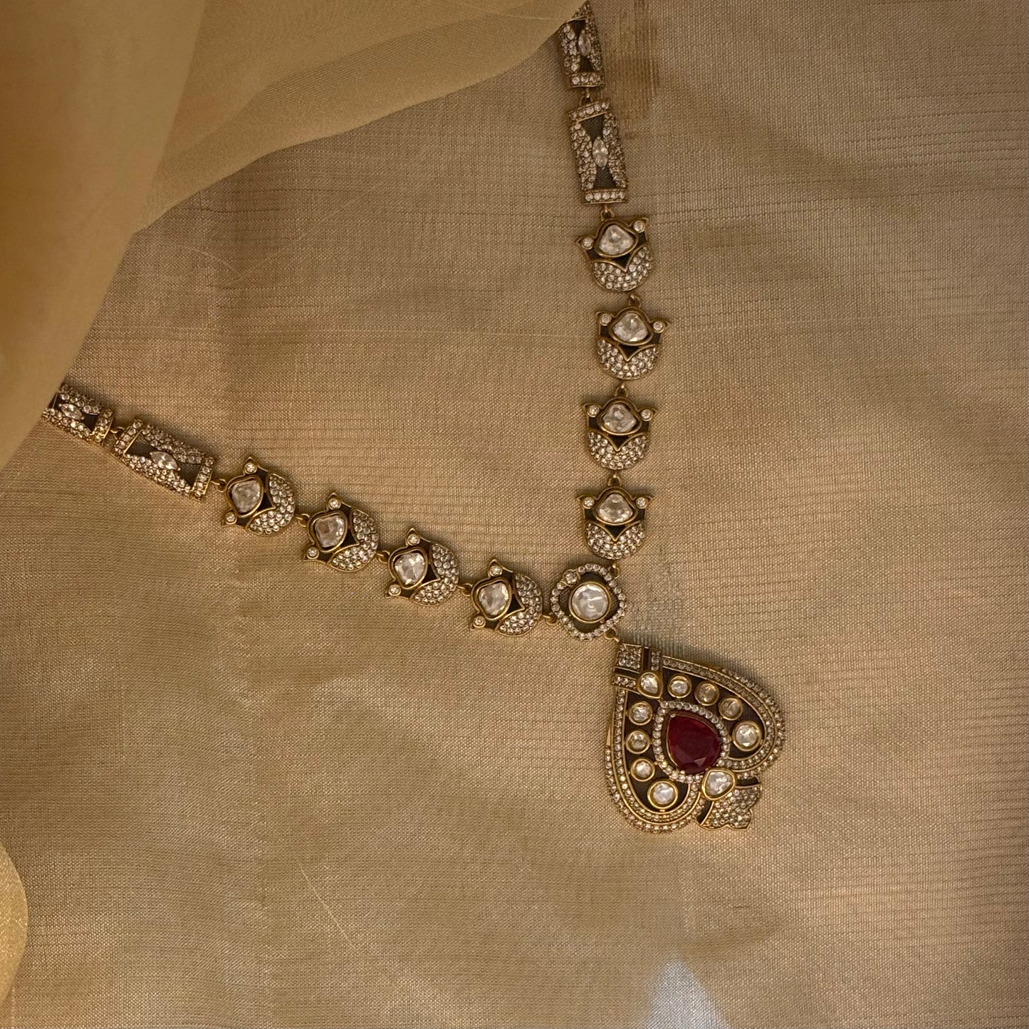 Amora Necklace Set