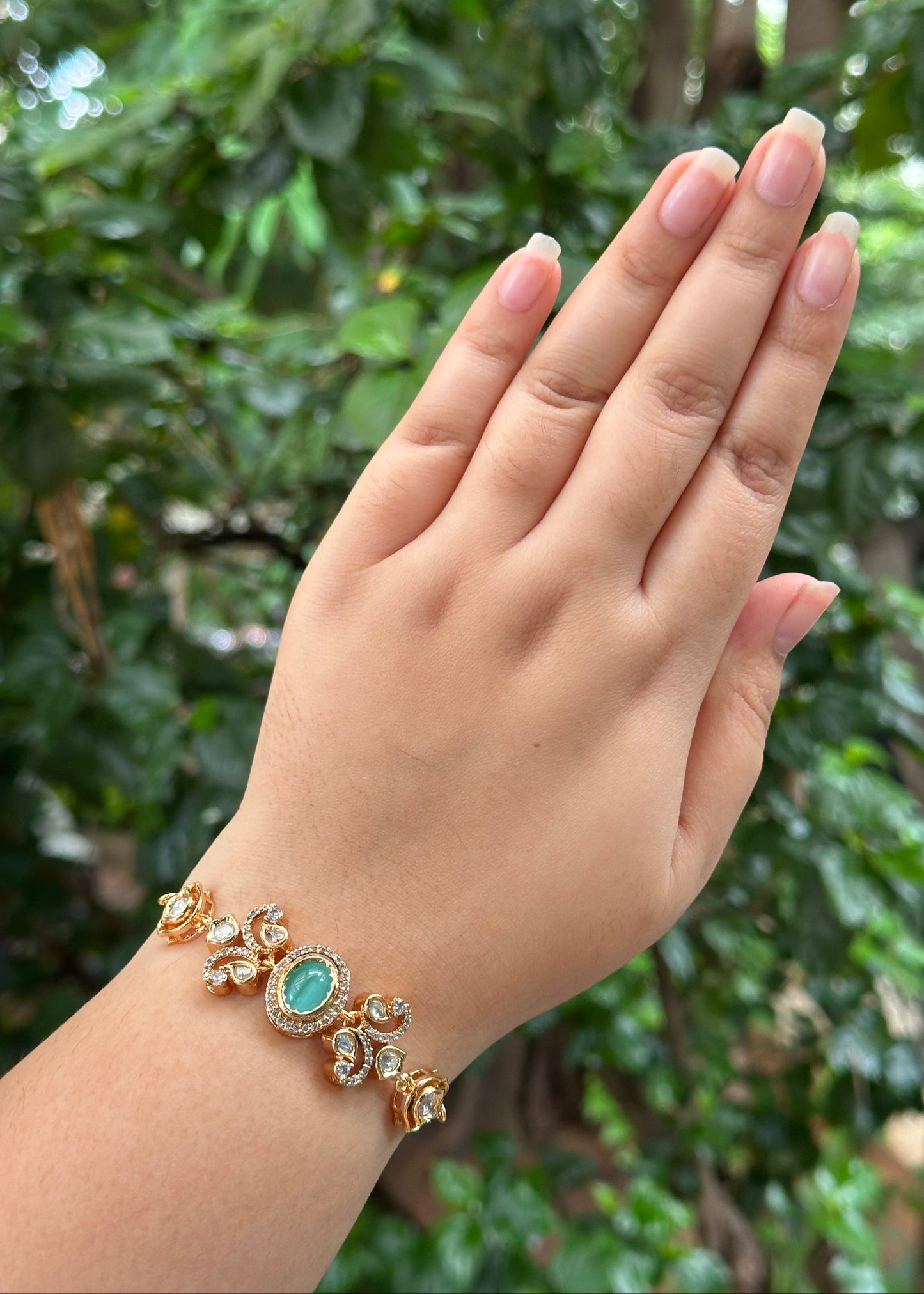 Aarohi Gold Luxe Bracelet
