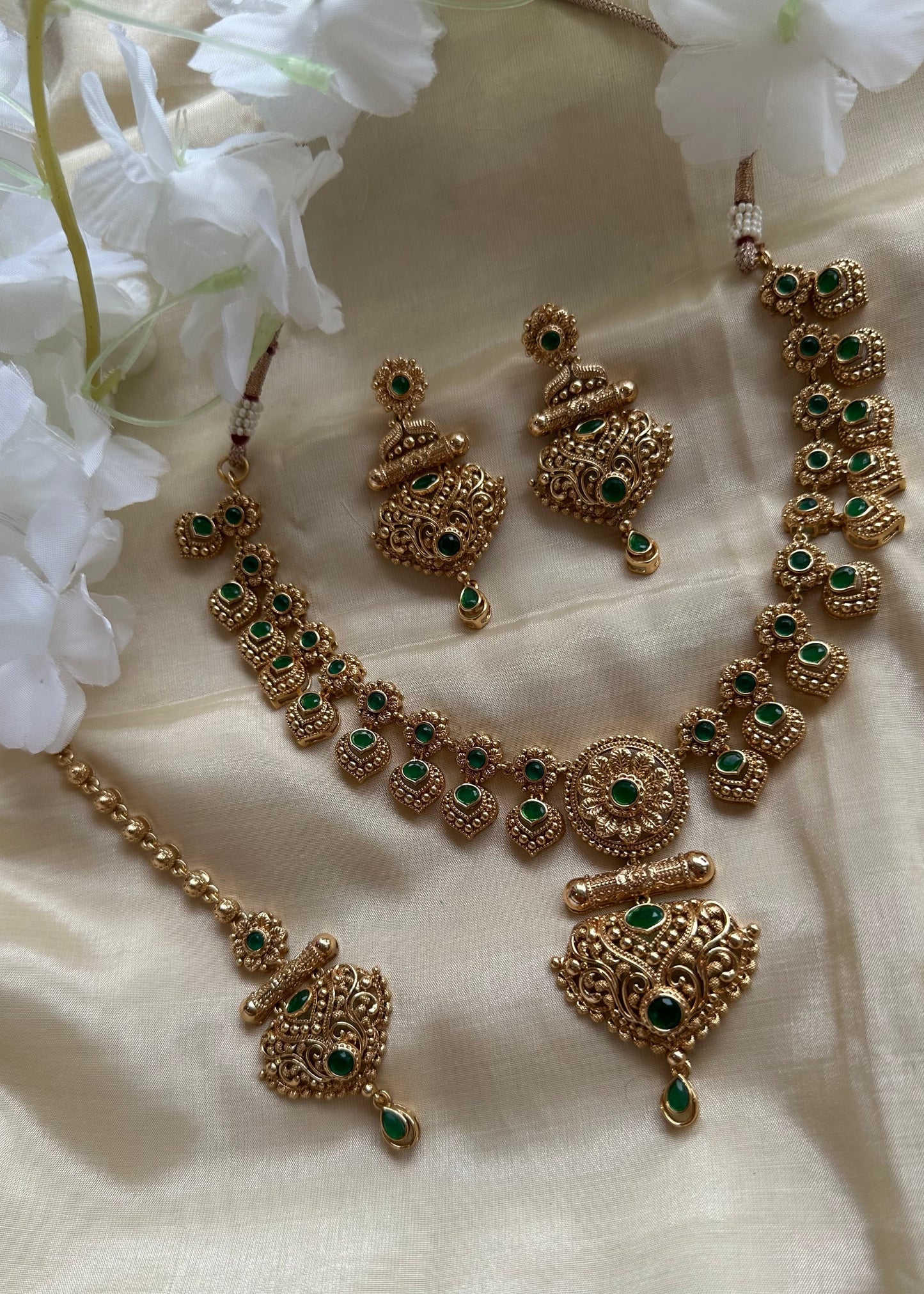 Kalika Necklace Set