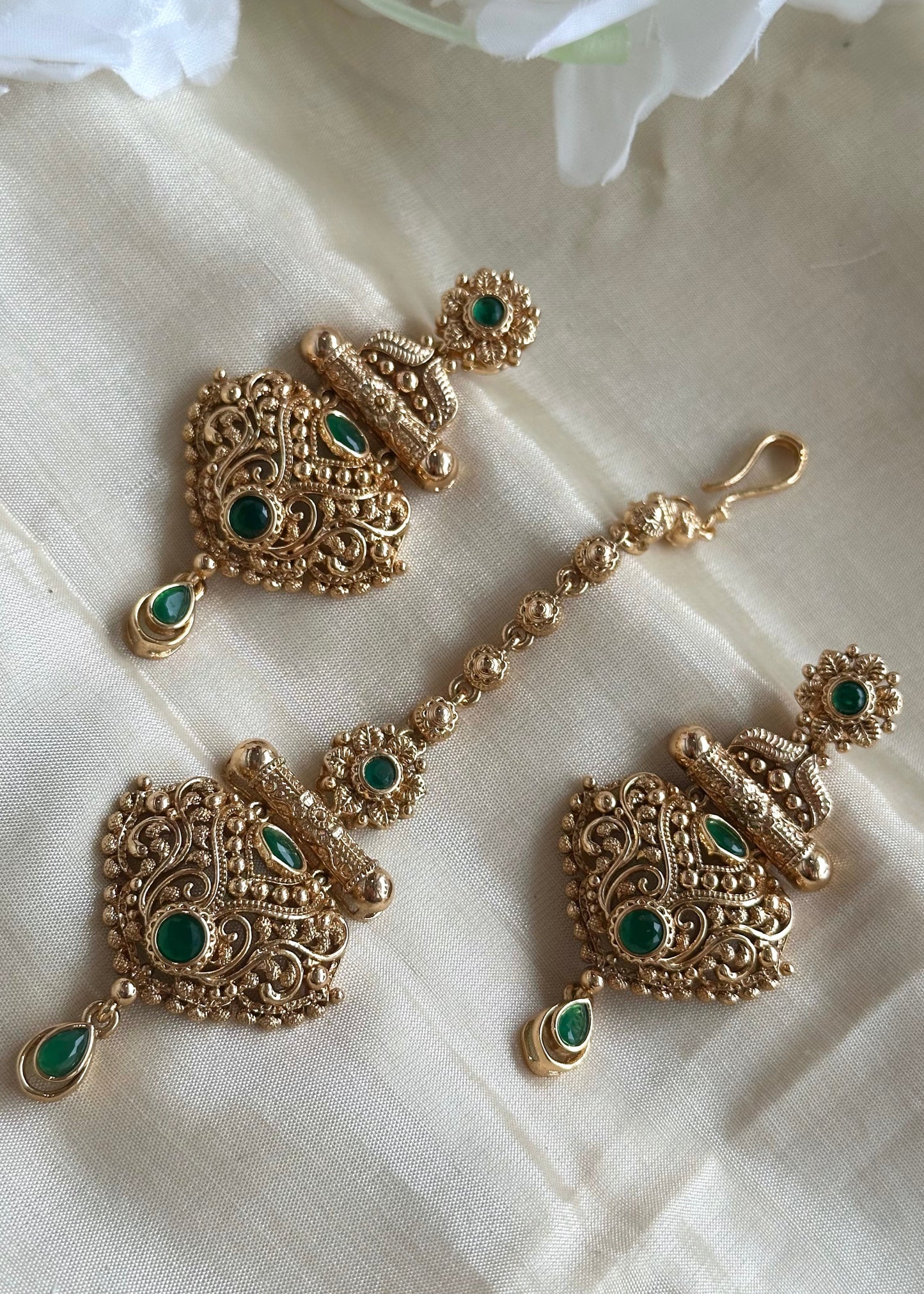 Kalika Necklace Set