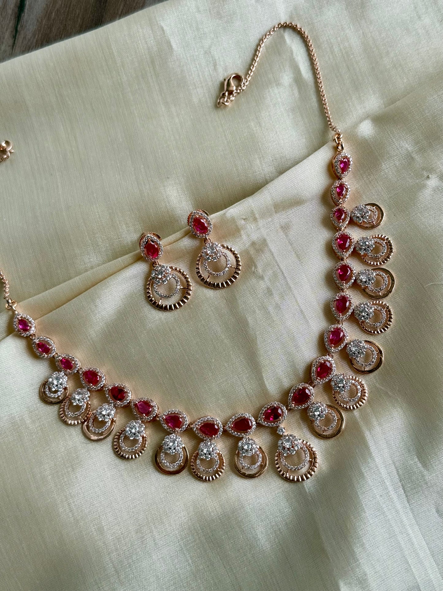 Kiyana Necklace Set