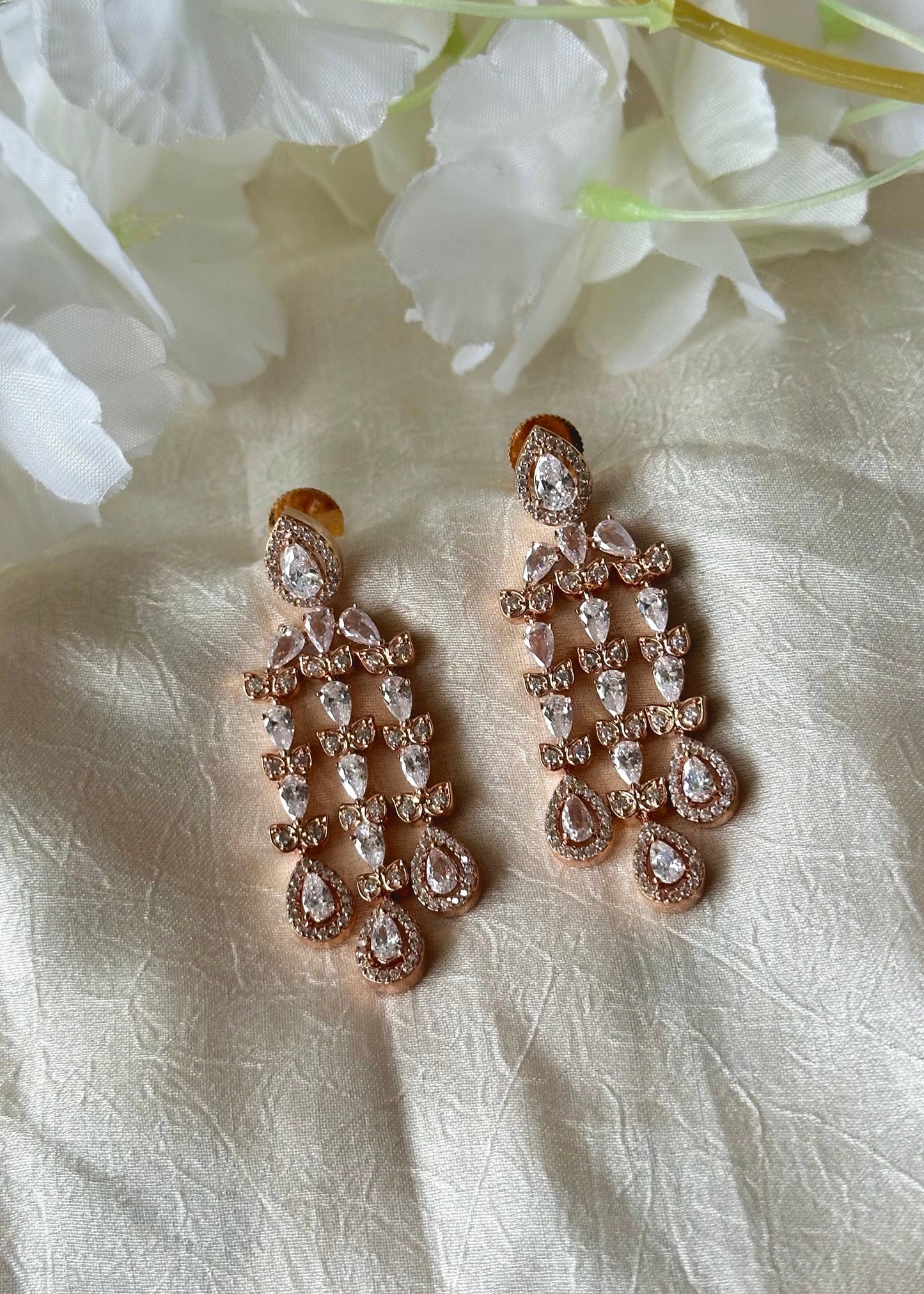 Yuvika Necklace Set
