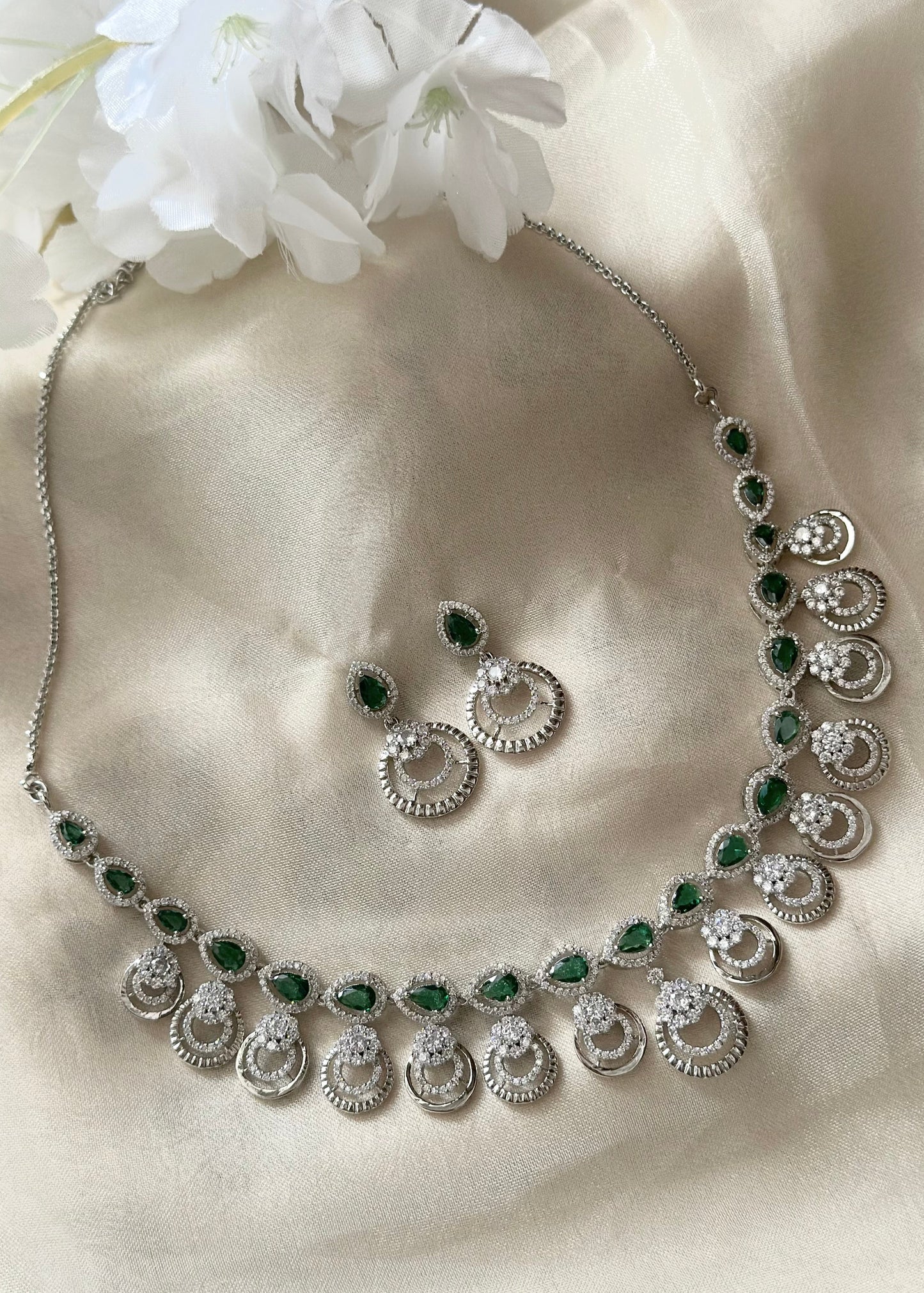 Kiyana Silver Necklace Set