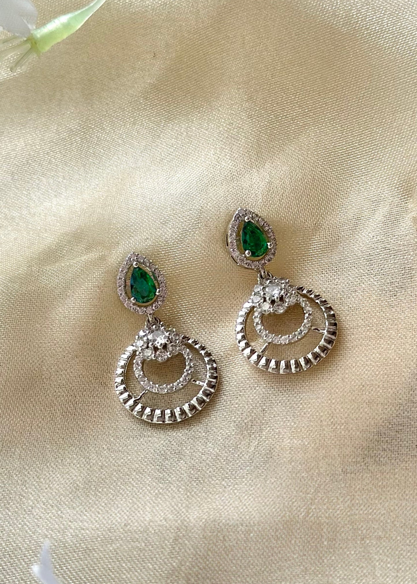Kiyana Silver Necklace Set