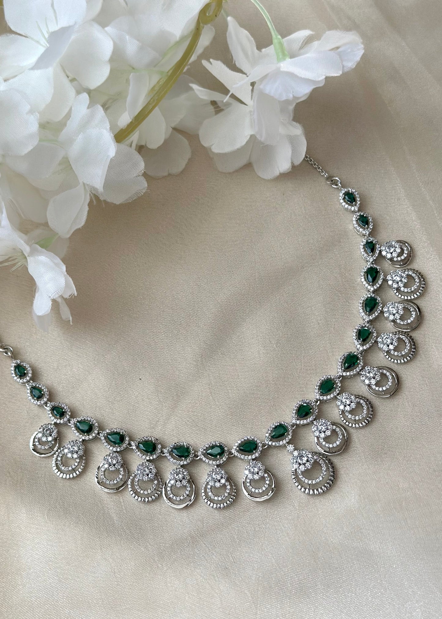 Kiyana Silver Necklace Set