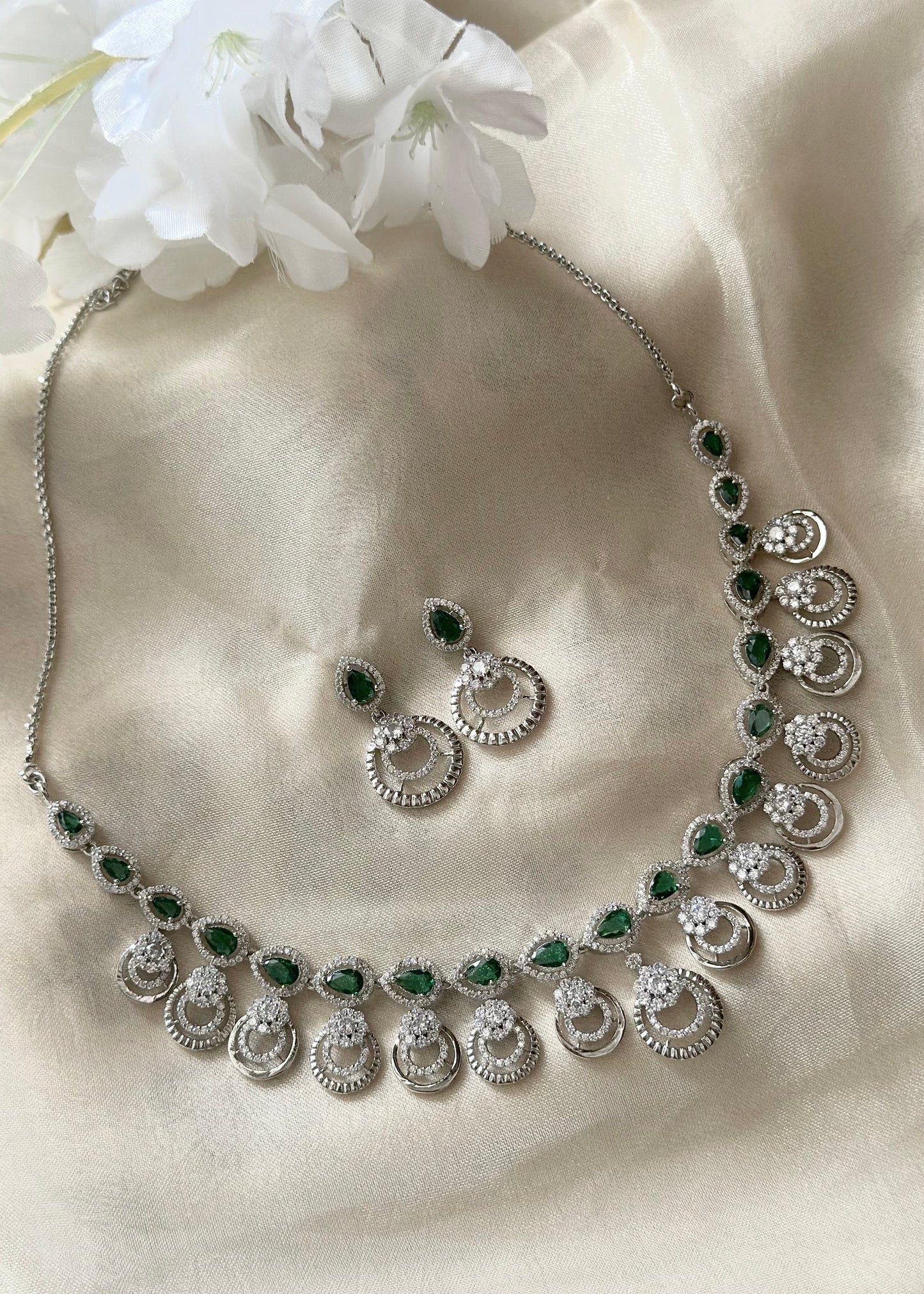 Kiyana Silver Necklace Set