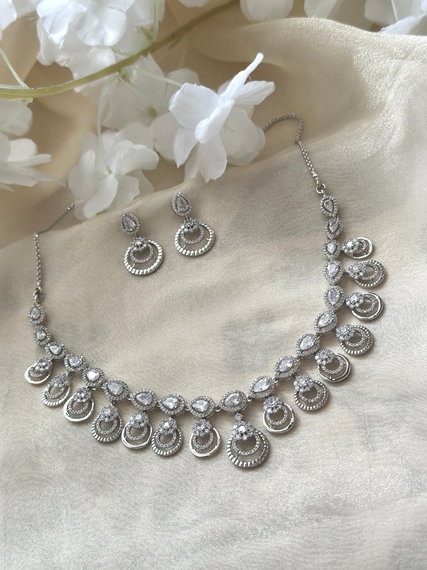 Kiyana Silver Necklace Set