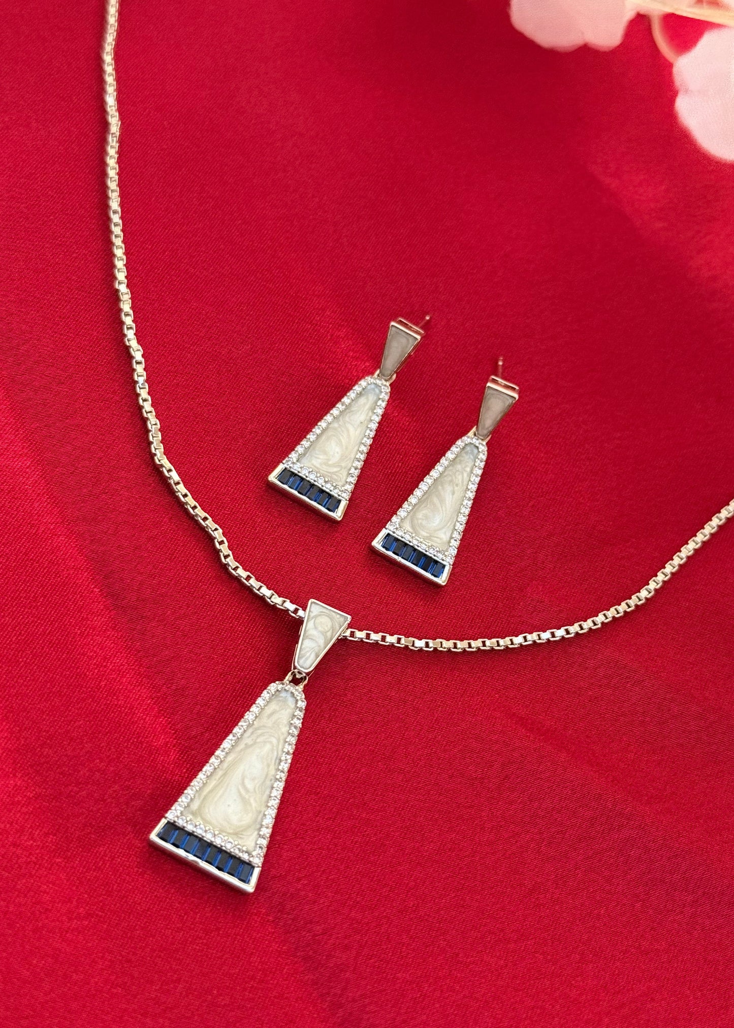 Pearl Silver Radiance Pendent Set