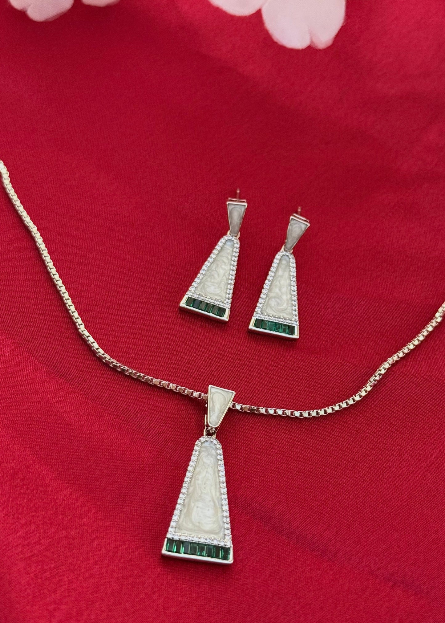 Pearl Silver Radiance Pendent Set