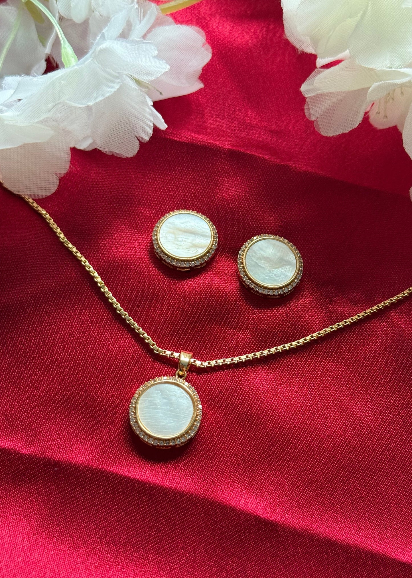 Lumiya Pendant Set
