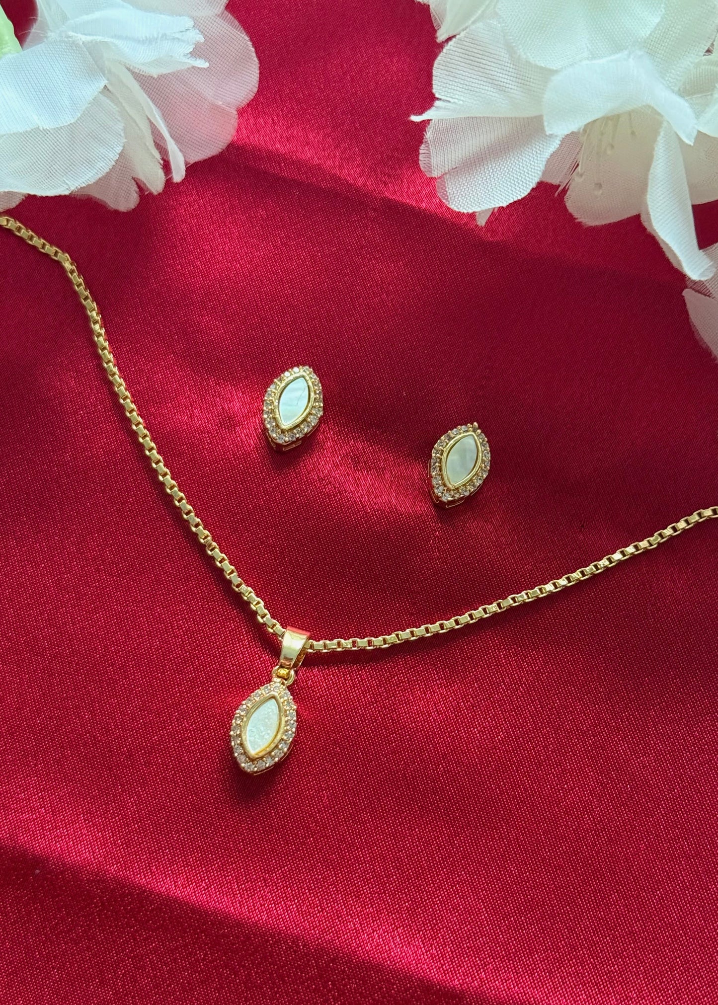 Lunar Dew Pendant Set
