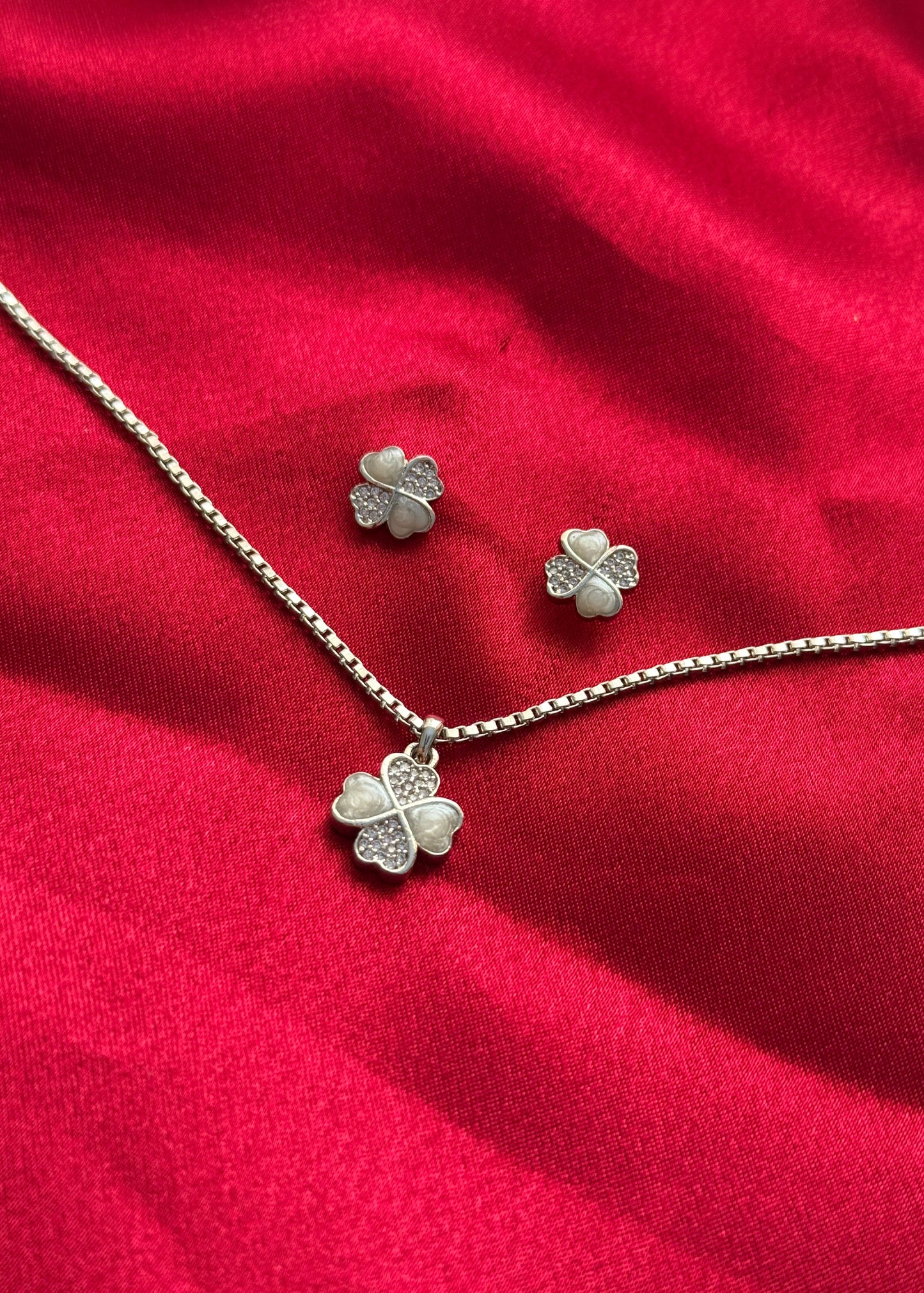 Ivory Leaf Pendant Set