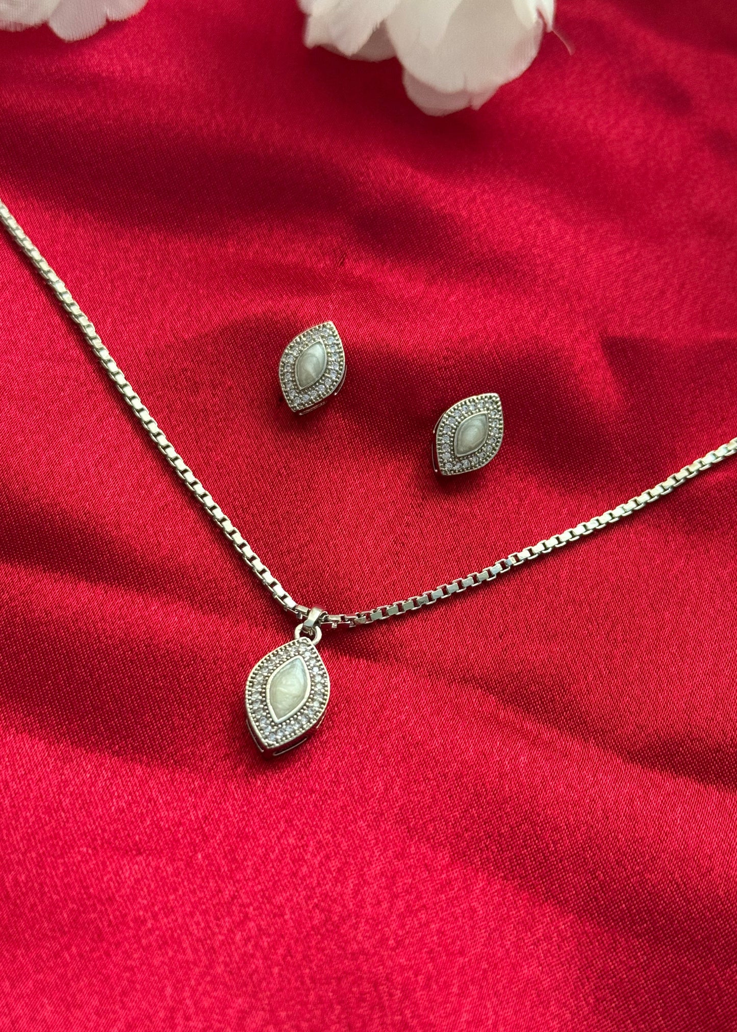 Luna Dewdrop Pendant Set