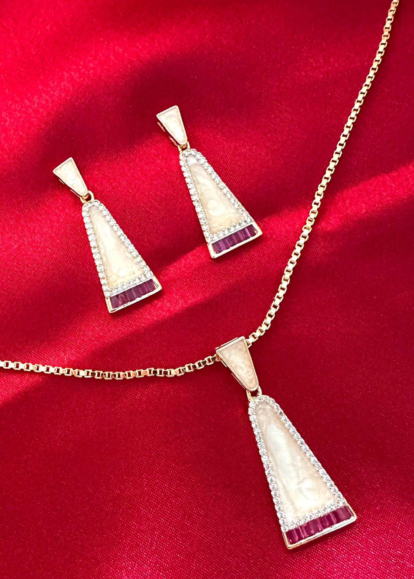 Pearl Gold Radiance Pendent Set