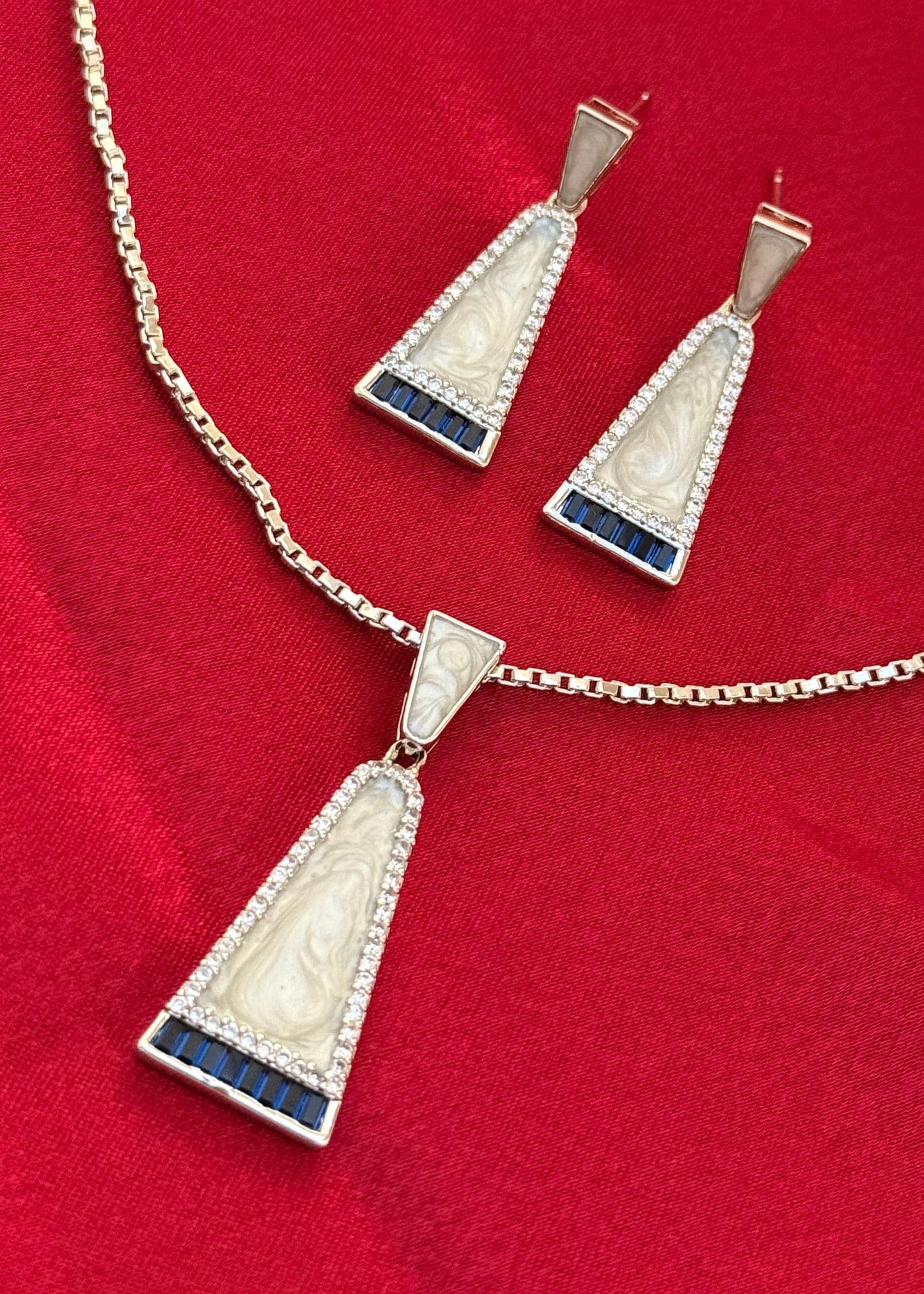 Pearl Silver Radiance Pendent Set