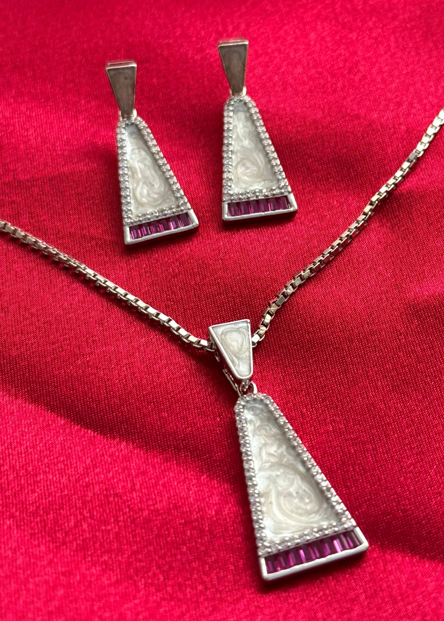 Pearl Silver Radiance Pendent Set