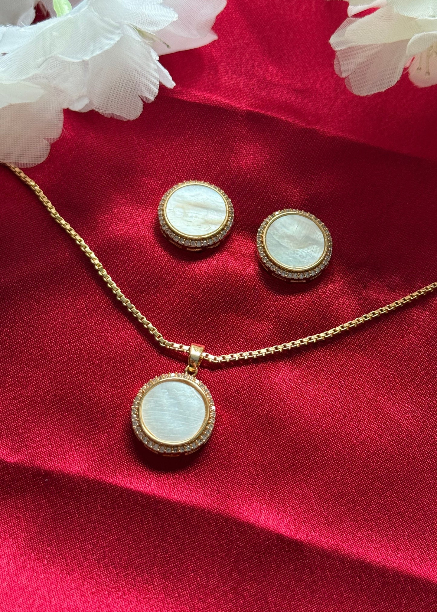 Lumiya Pendant Set