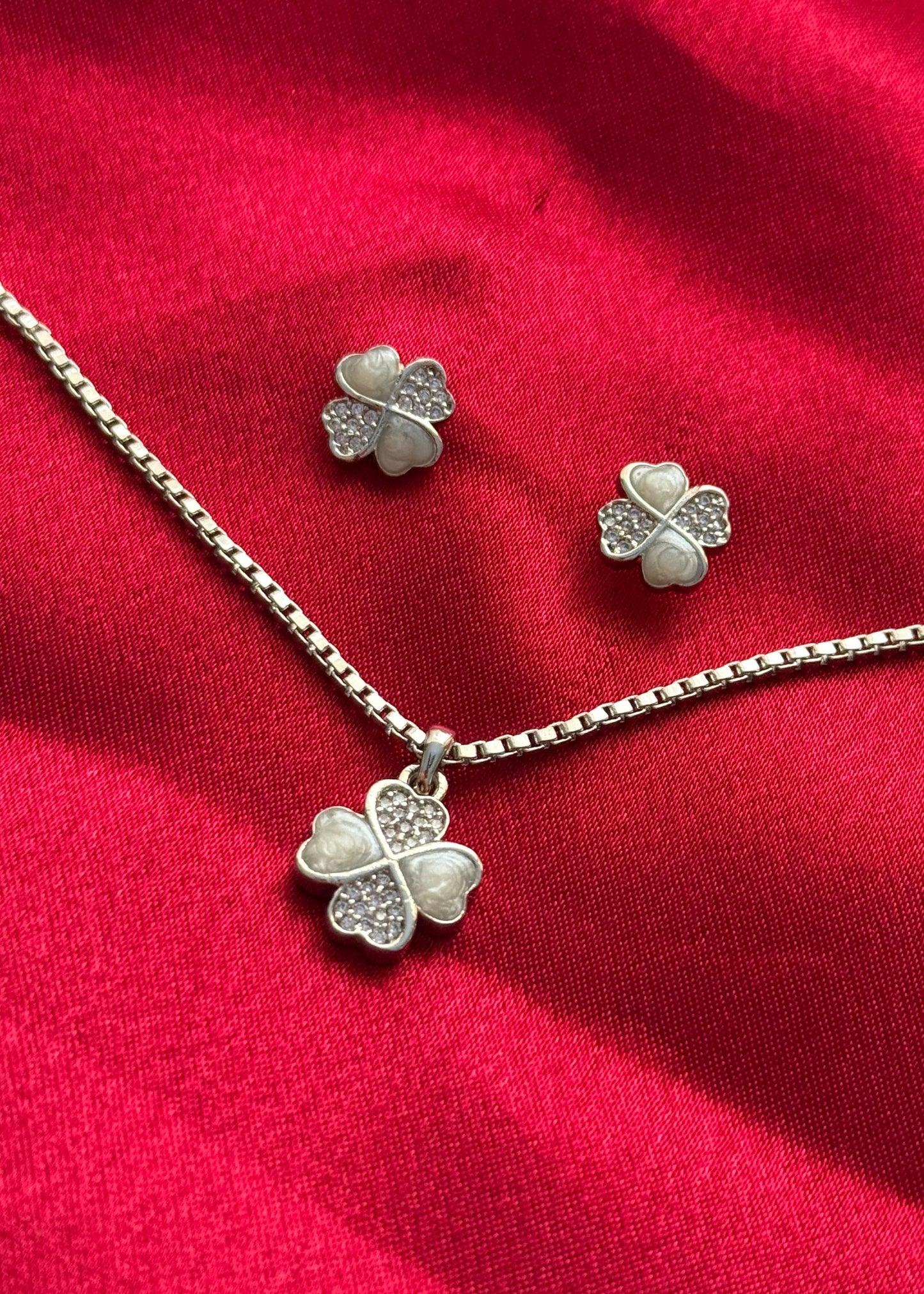Ivory Leaf Pendant Set