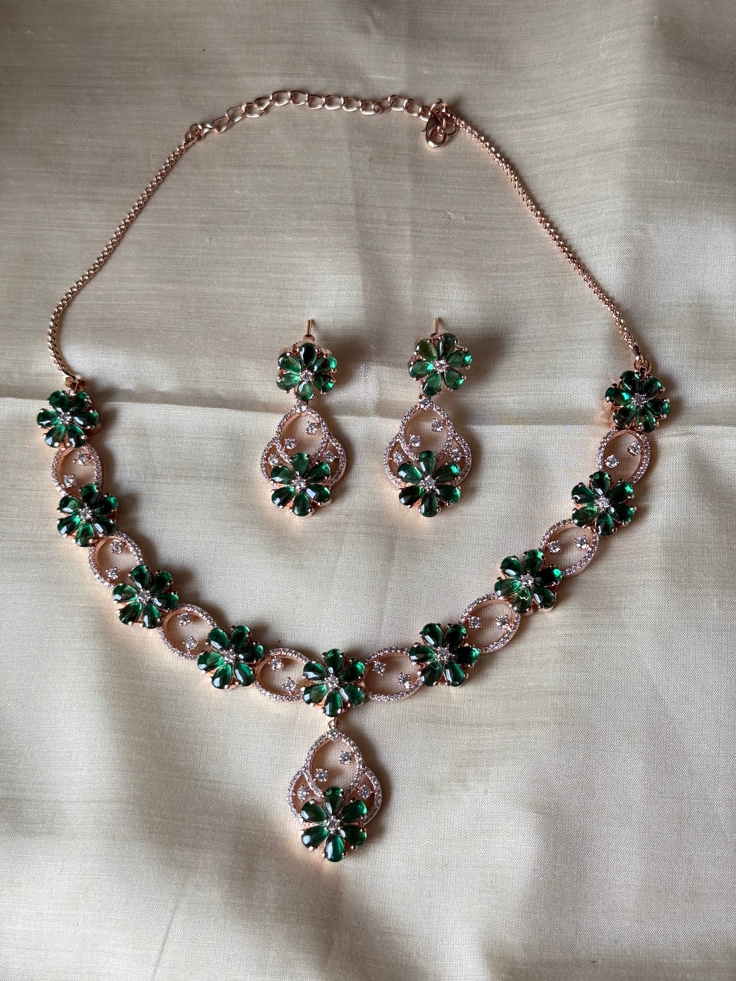 Roshka Necklace set