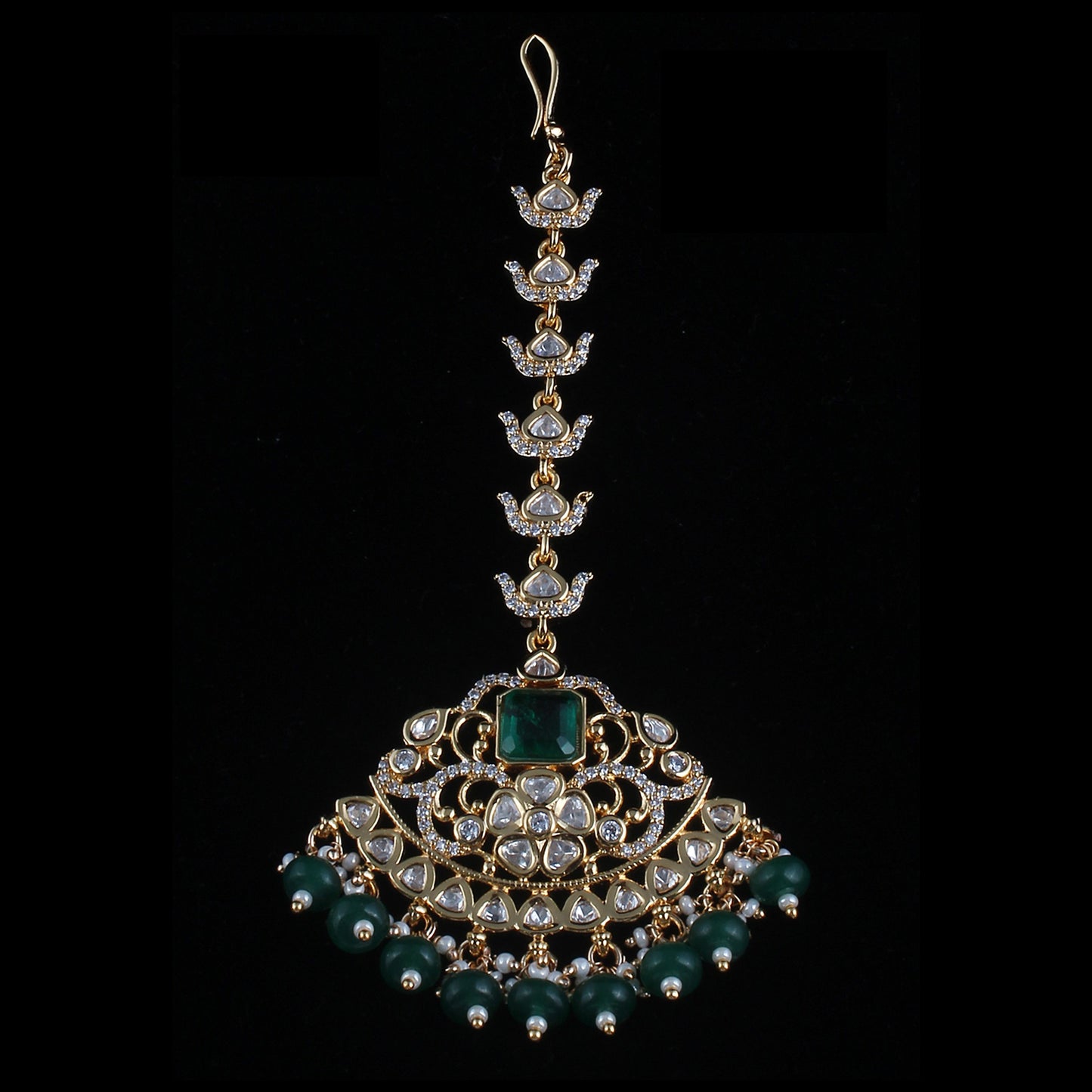 Doublet Styled Kundan Mang Tikka