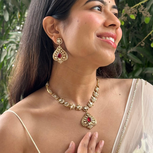 Amora Necklace Set