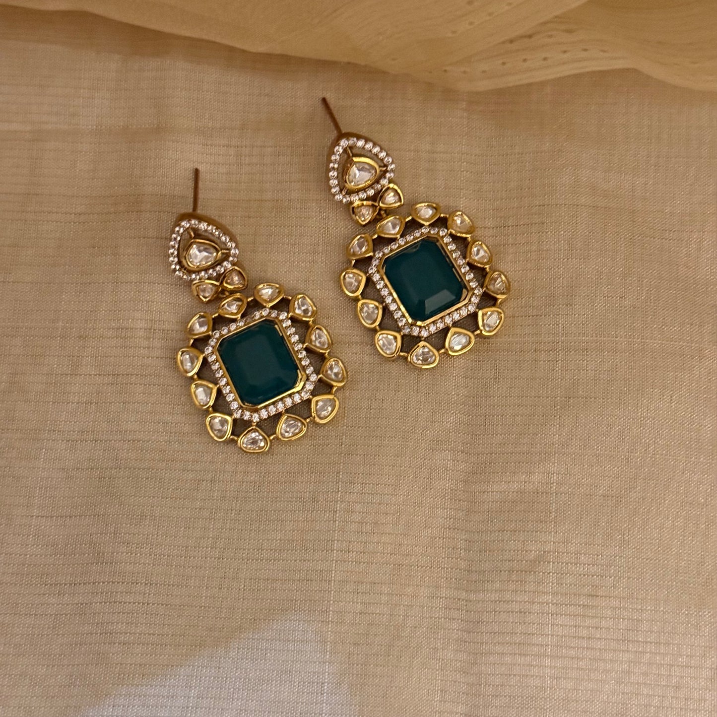 Rajsi Panna Necklace Set