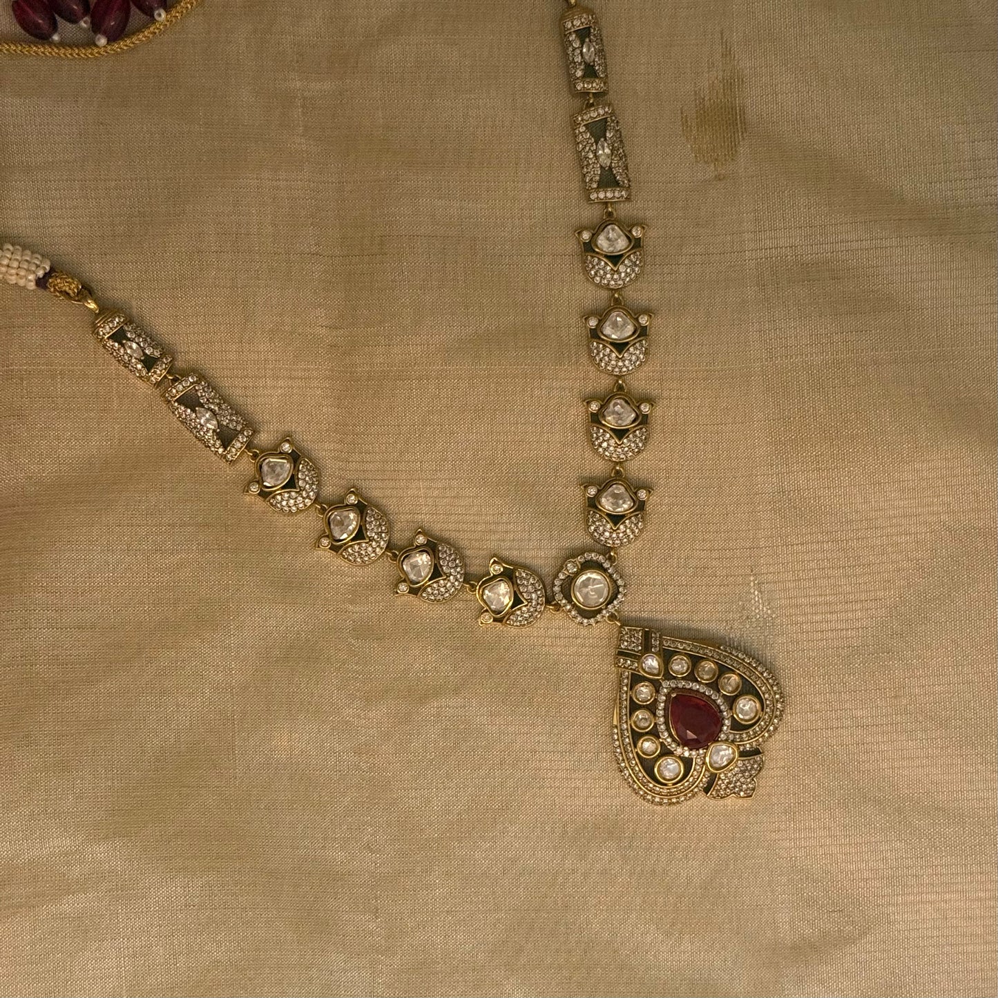Amora Necklace Set