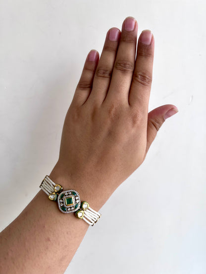 Gulnaar Pearl Bracelet