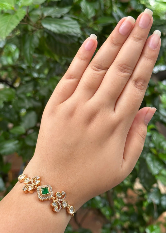 Aarvika Gold Bracelet