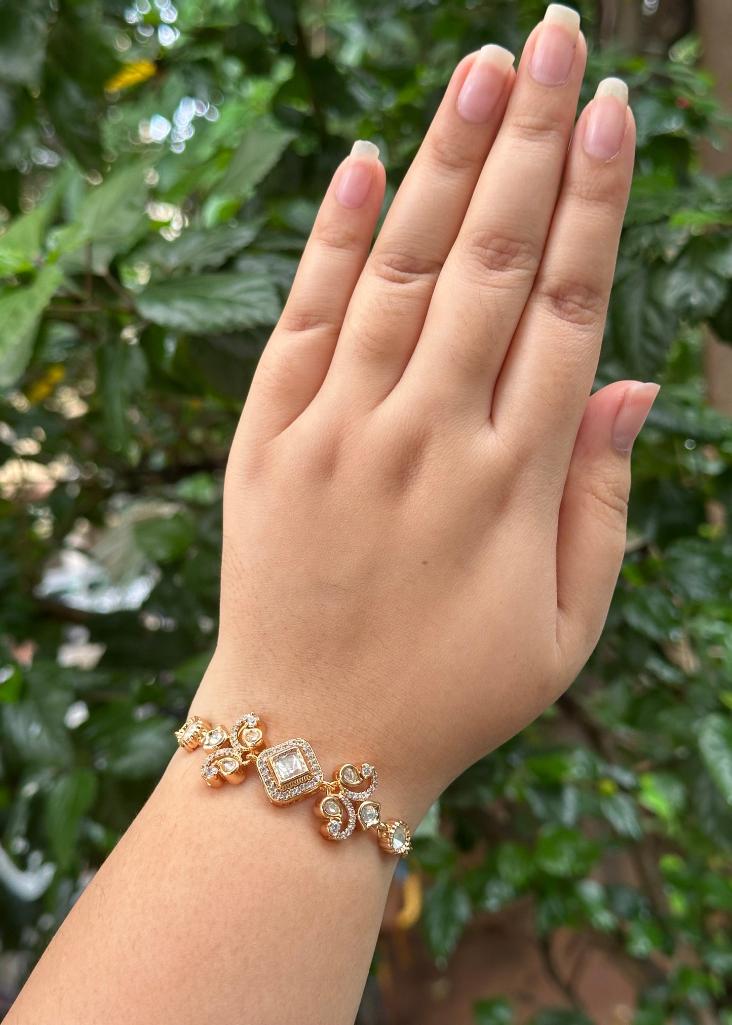 Aarvika Gold Bracelet