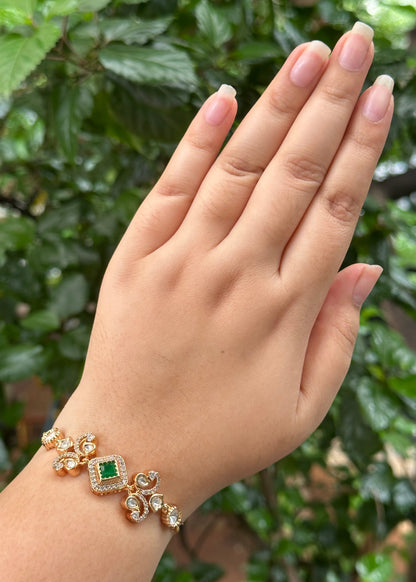 Aarvika Gold Bracelet