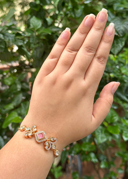 Aarvika Gold Bracelet