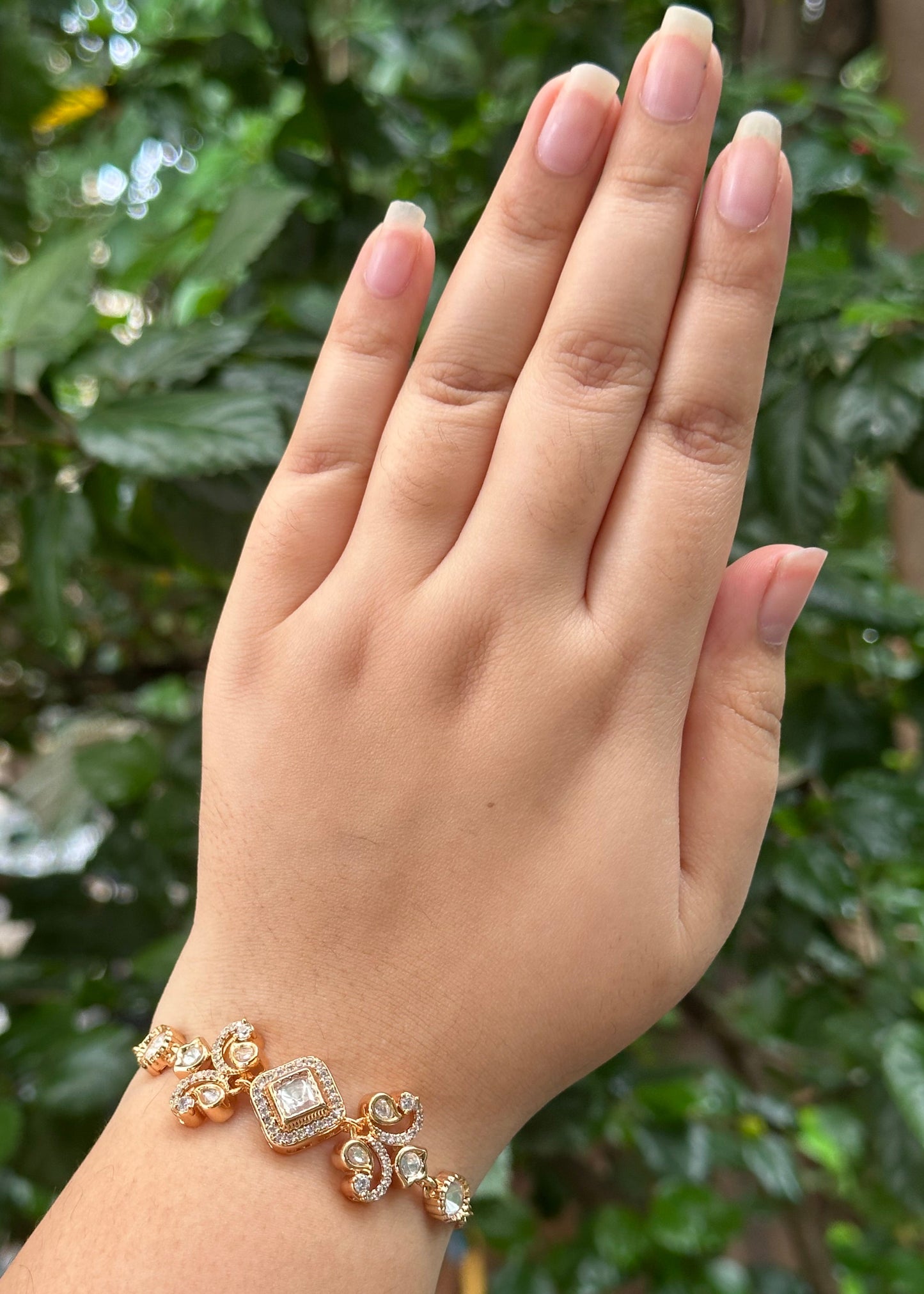 Aarvika Gold Bracelet