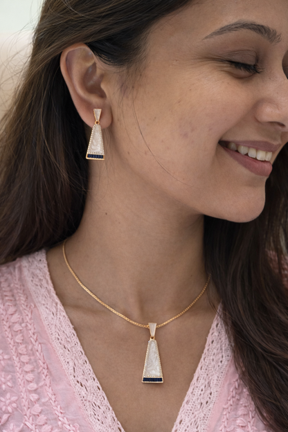 Pearl Gold Radiance Pendent Set