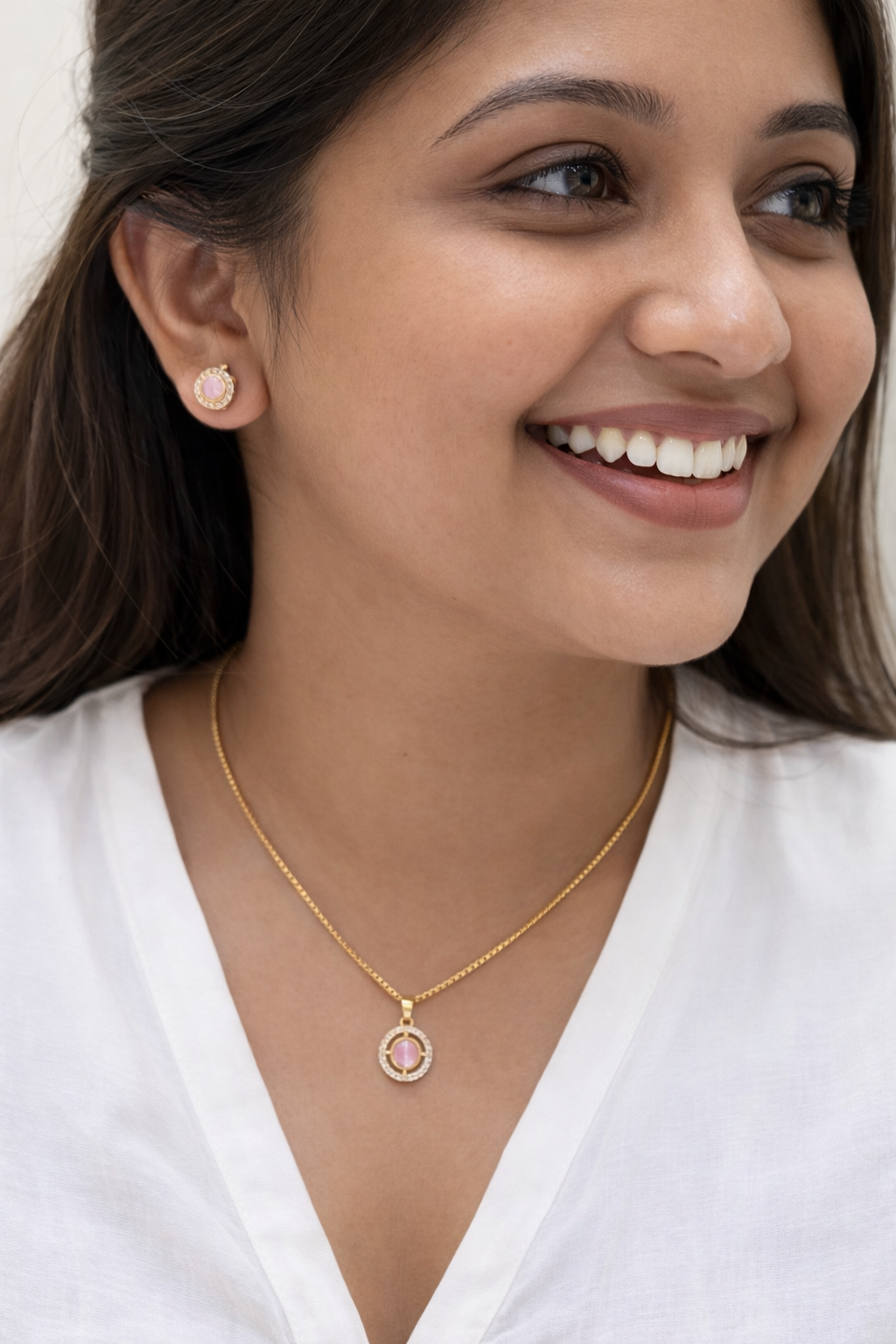 Nivara Pendant Set