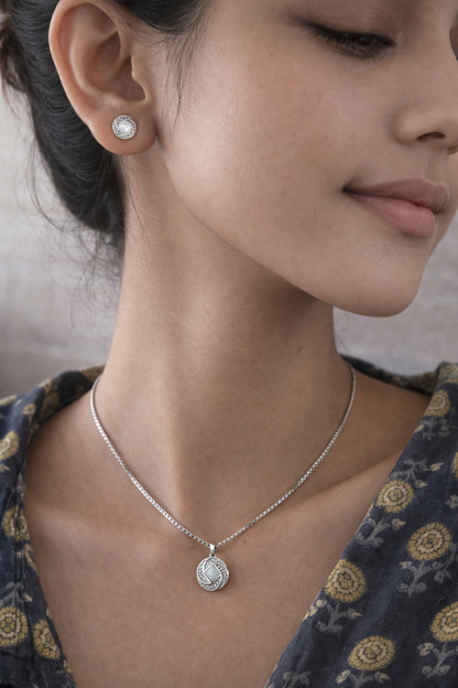 Starra Pendant Set