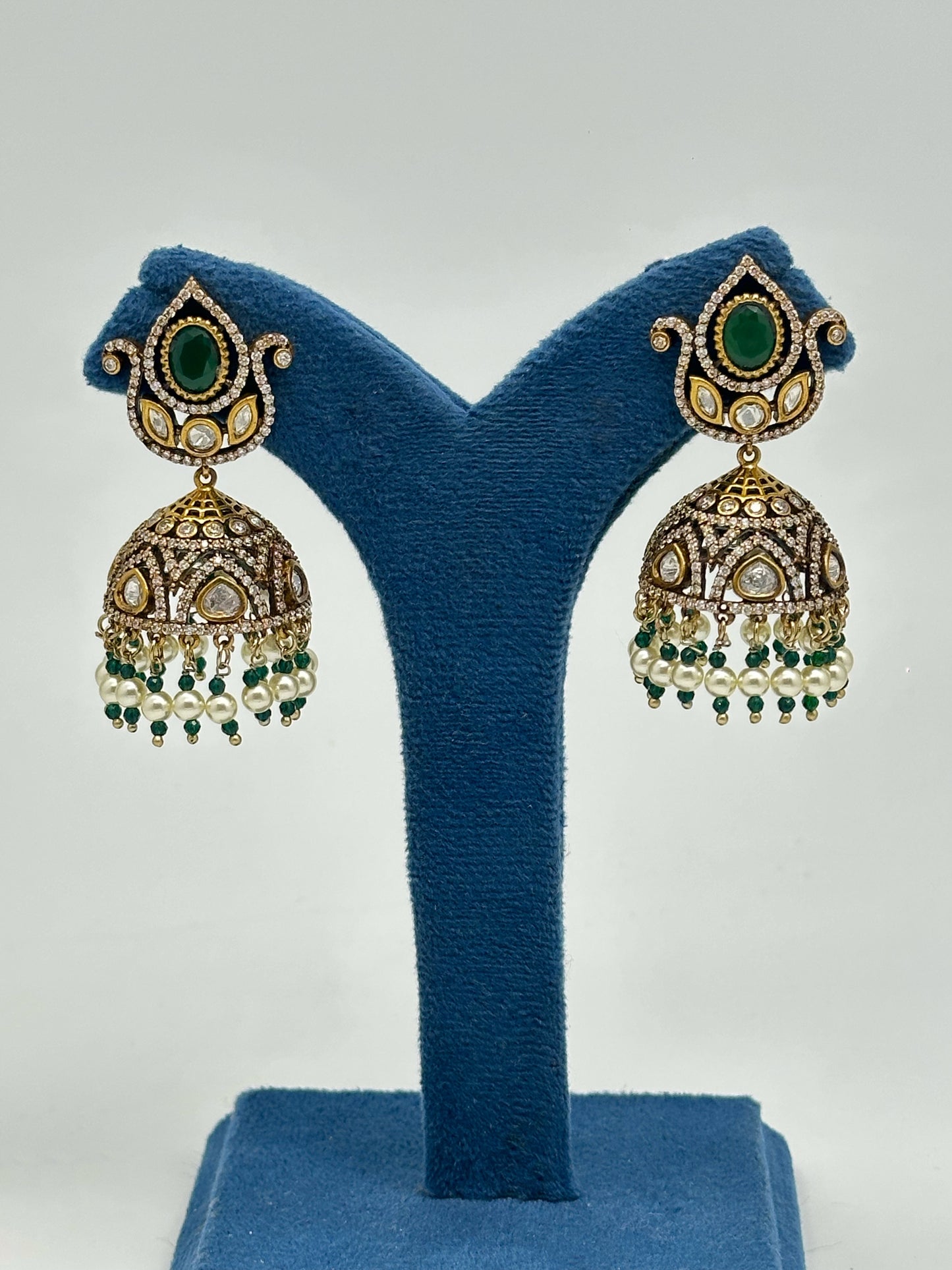 Shubhra Jhumkas