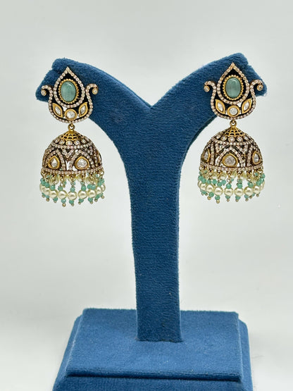 Shubhra Jhumkas