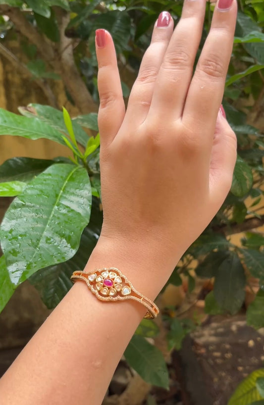 Fleur Luxe Gold Kada