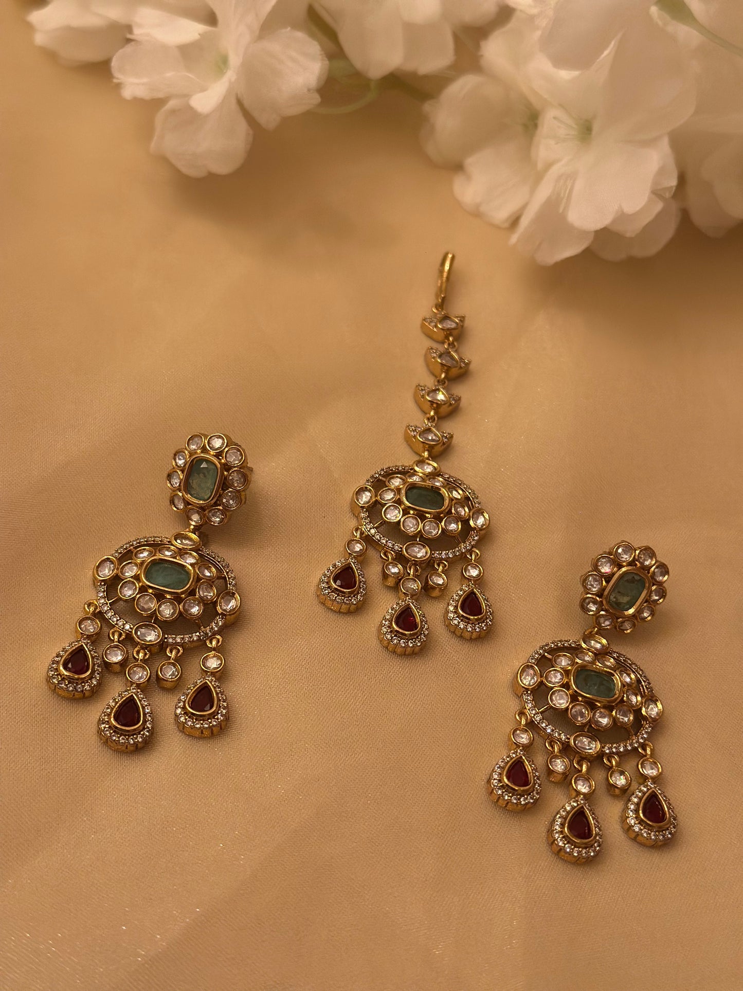 Taarini Necklace Set