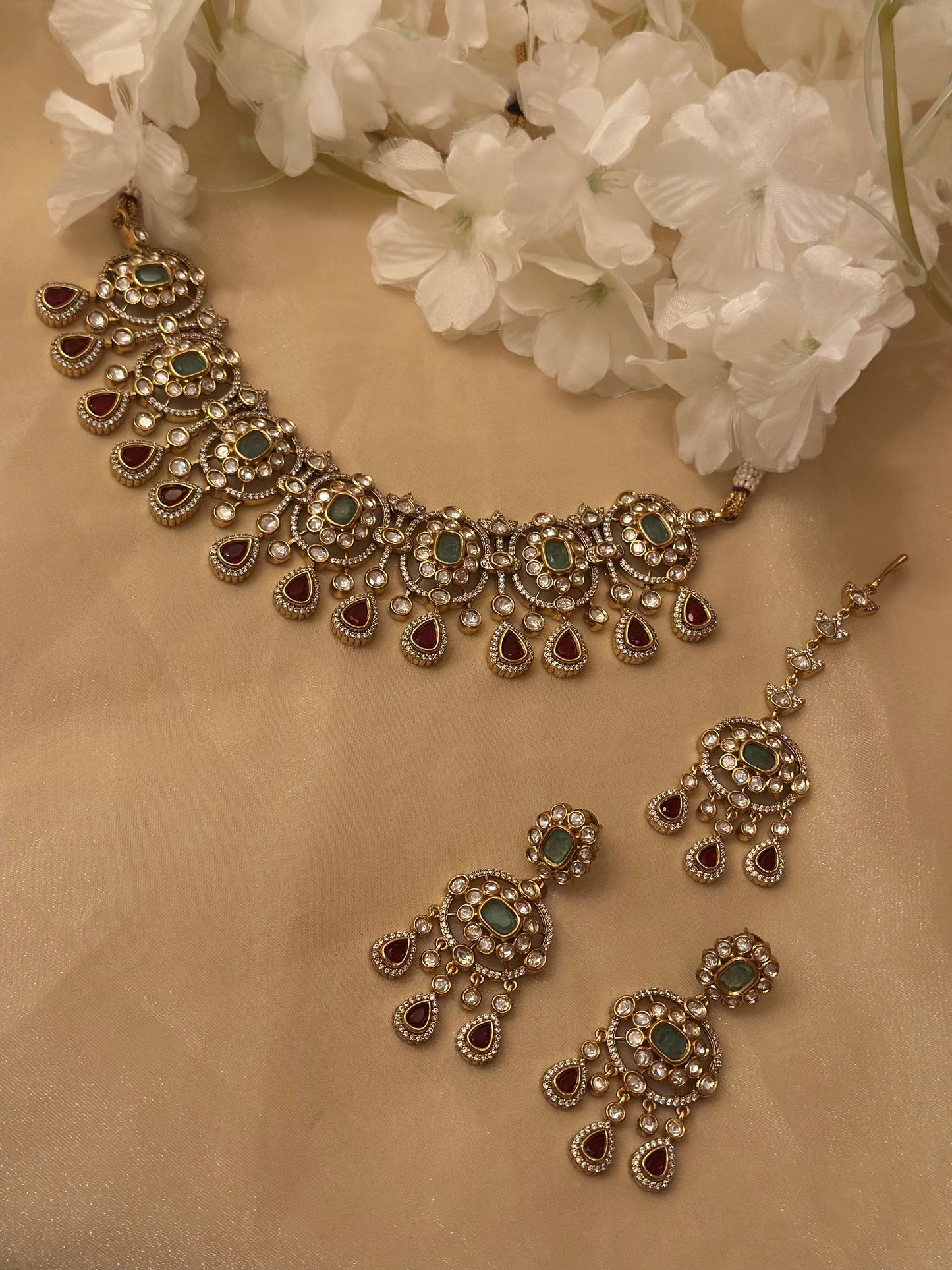 Taarini Necklace Set