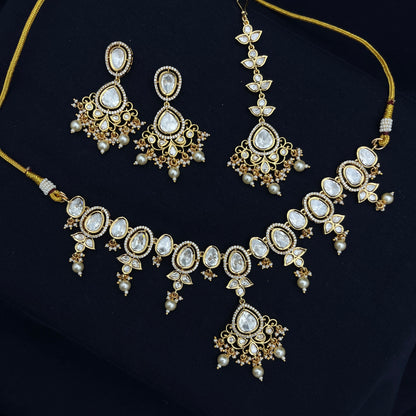 Oval Styled Kundan Necklace Set