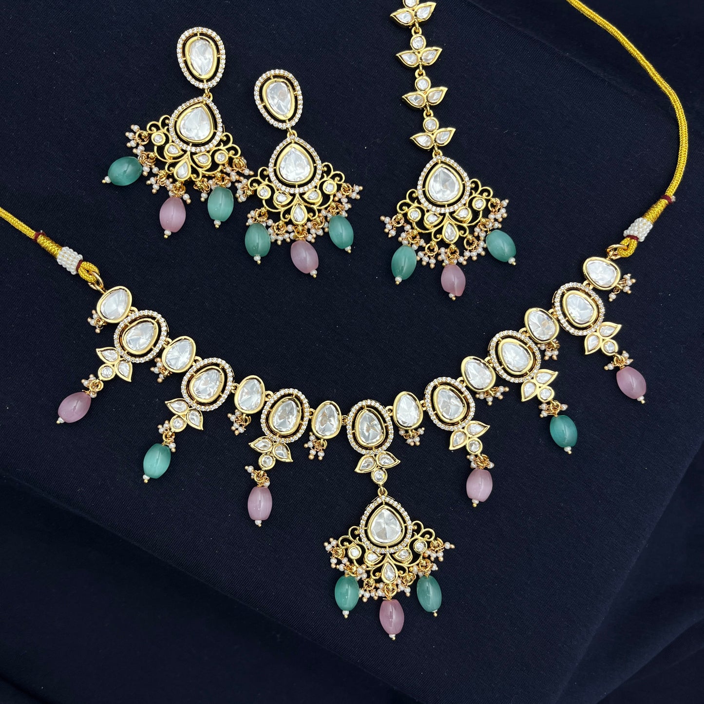 Oval Styled Kundan Necklace Set