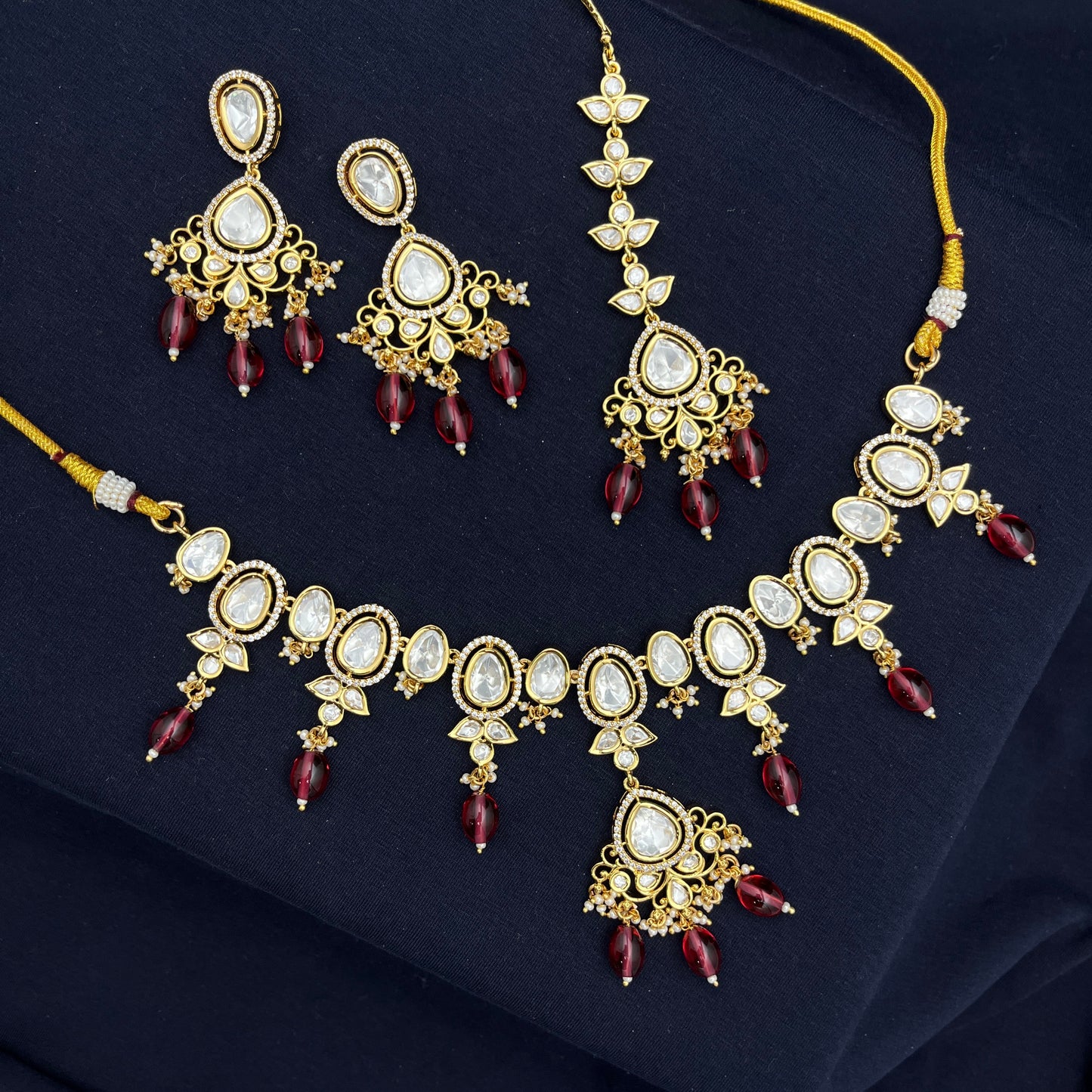 Oval Styled Kundan Necklace Set