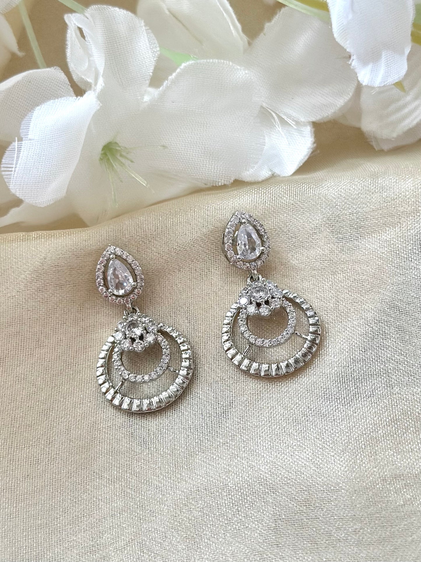Kiyana Silver Necklace Set