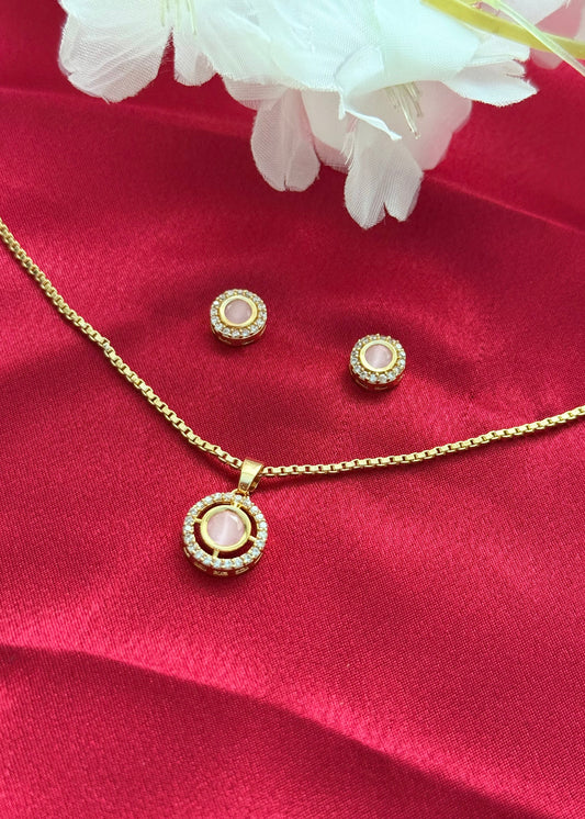 Nivara Pendant Set