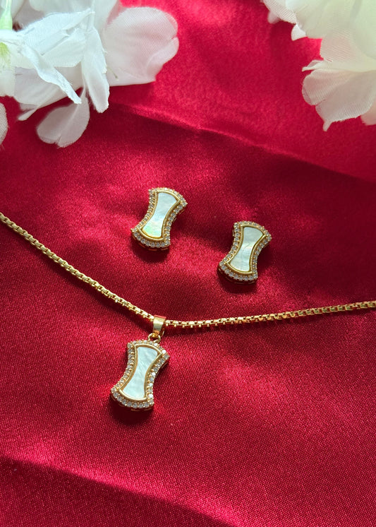 Sylveris Pendant Set